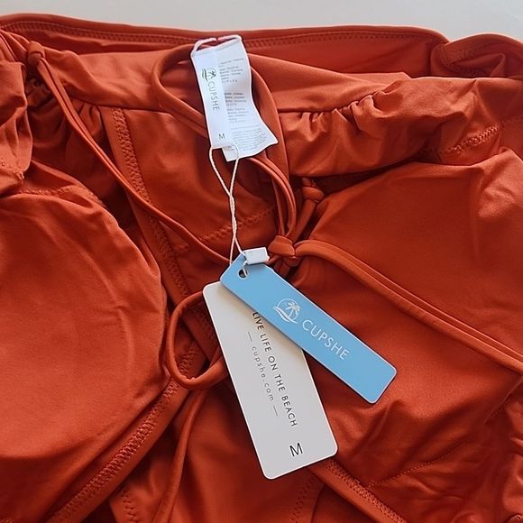 Cupshe One Piece Swimsuit NWT Size Medium - Picture 2 of 3